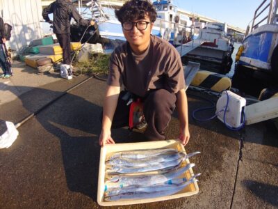 <p>カラミマン様  沖の北  テンヤでタチウオ6本！頑張りましたが、惜しくも昨日の藤岡君超えならず！</p>