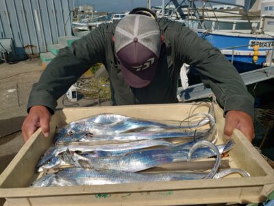 <p>324様 沖の北 テンヤで朝タチ8本!</p>